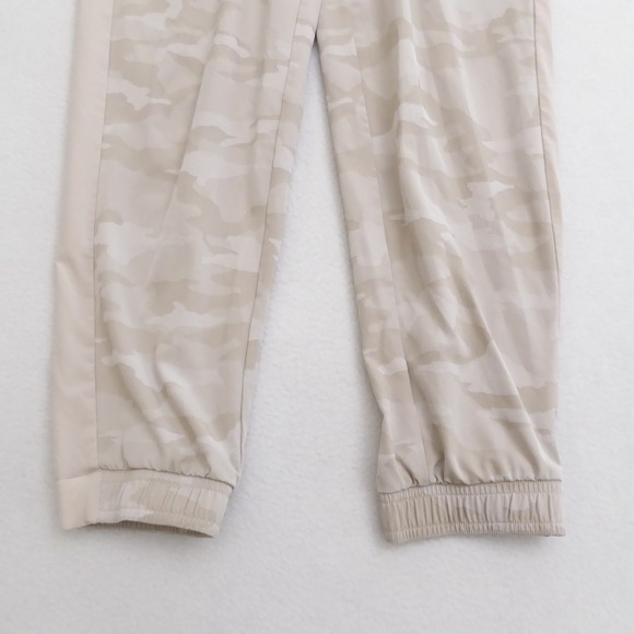 Athleta Brooklyn Camo Jogger Pants Womens Size 0 Beige Athletic Comfort - Picture 3 of 10